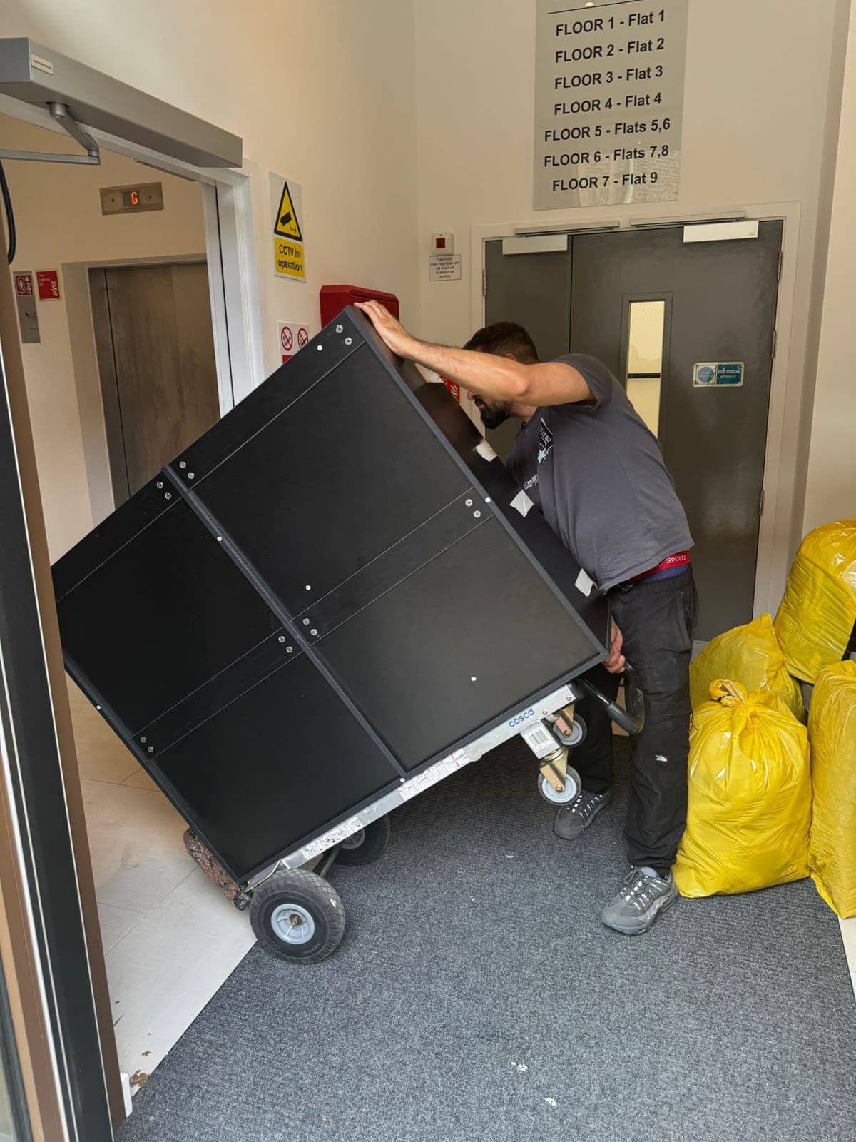 Student Moving Guide: How to Move in London on a Budget